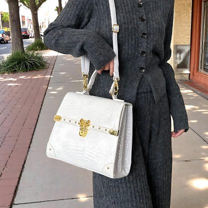 Luxurious and elegant handbag - Image 3